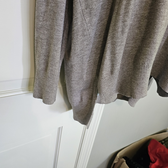 Dreamers Gray Crew Neck Sweater Relaxed Fit - Picture 2 of 5